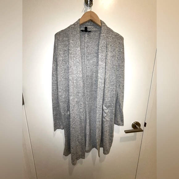 💛$8 if bundle- Banana Republic long collared sweater cardigan - Picture 1 of 6